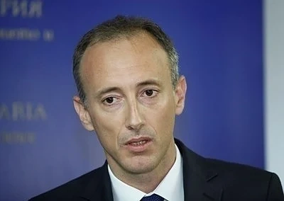 Министър Вълчев: Учителите да подхождат индивидуално към всяко дете