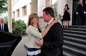  Екатерина Захариева награби своя словашки колега Мирослав Яйчак