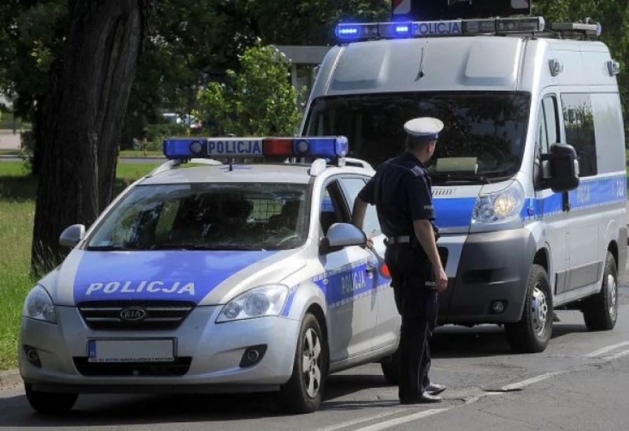 Арестуваха трима българи в Полша 