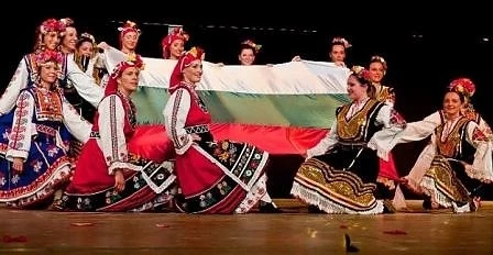Предлагат 22 юни да бъде Ден на българския фолклор