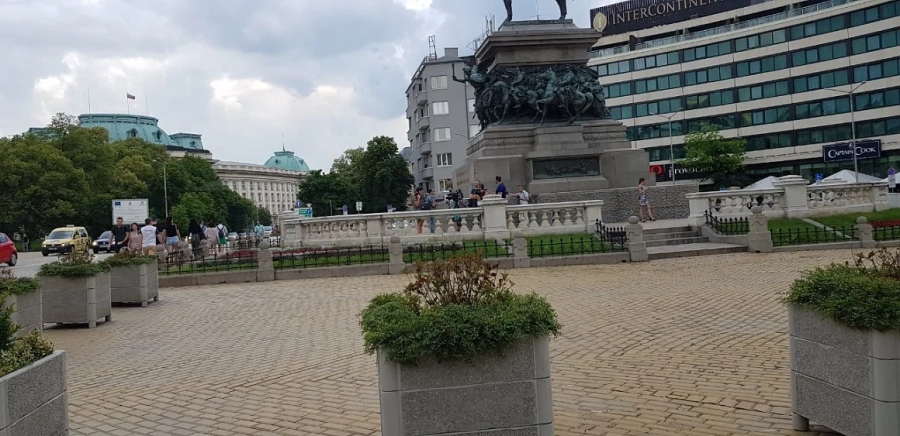 Падението на журналистите! Чакат липсващи протестиращи