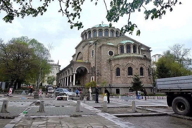 Чужди архитекти продължават в конкурса за площад \