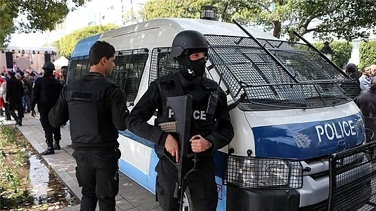 Атентатор самоубиец се е самовзривил пред полицейска кола в Тунис 