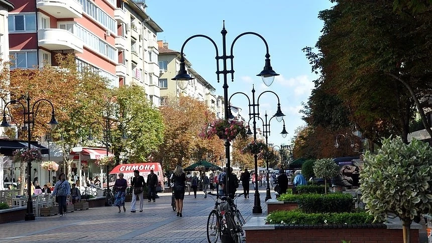 Акция срещу маси и столове в заведения на столичния бул. „Витоша”