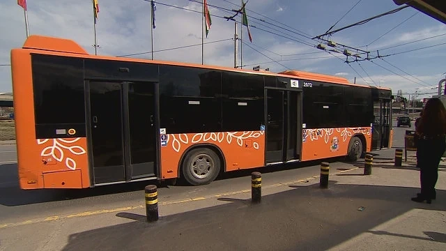 Обсъждат програма за увеличение на възнагражденията в градския транспорт в София