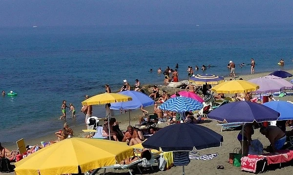 1,20 лв. за да легнеш на пясъка в Бургас!