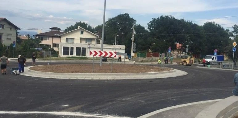 Откриха кръговото кръстовище на пътя “София - Бургас” на входа на Карлово