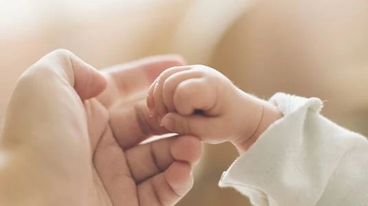 Гърция ще плаща по 2000 евро за всяко новородено