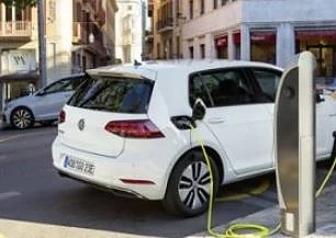 Електромобилите в България вече ще са със зелени номера 