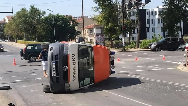 Линейка катастрофира в Ямбол   