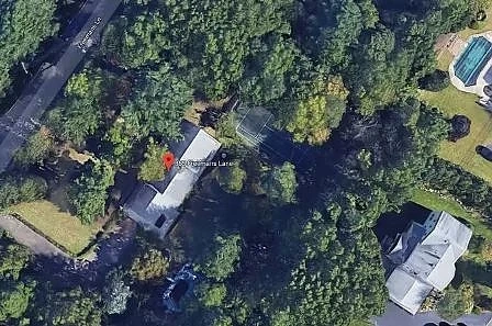 МВнР си продава вилата до Манхатън за 905 000 долара