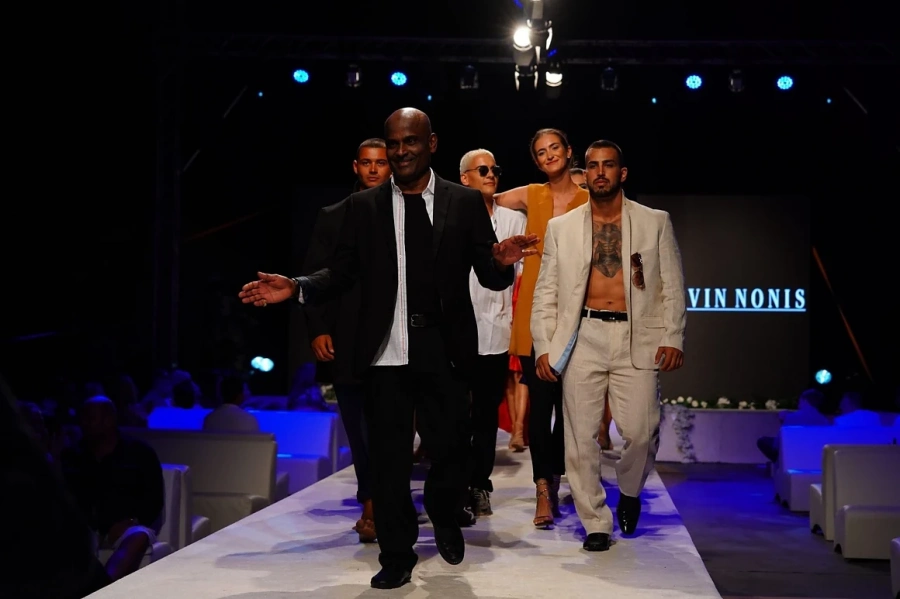 Висша мода и диамантен блясък за финал на Summer Fashion Weekend