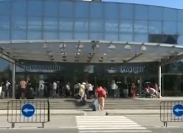 Сигнали за бомба на летище София и в БНТ