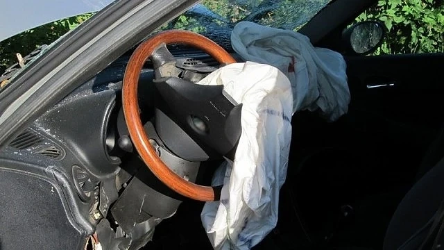 Катастрофа блокира движението към ГКПП \