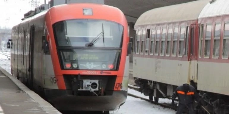БДЖ осигурява над 6500 места допълнително за празниците   
