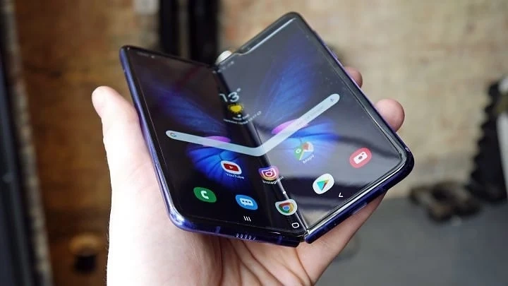 Samsung пуска в продажба сгъваемия смартфон Galaxy Fold 