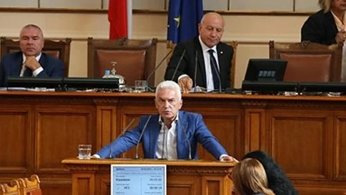 Сидеров: Каракачанов изхарчи 2 милиарда за чертежи на самолети 