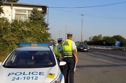 Акция: Полицията проверява шофьорите за използване на мобилни телефони 