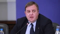 Каракачанов: Готови сме да реагираме, ако се увеличи бежанския натиск от Турция