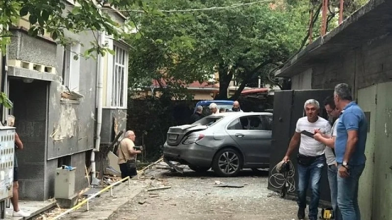 Взривиха „Мерцедес” на съдебен изпълнител в Стара Загора
