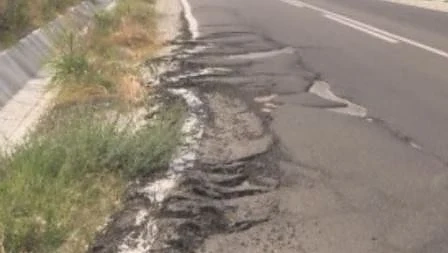 Път в Русенско пропадна 3 месеца след ремонт (СНИМКИ)