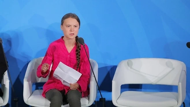 Шеф на благотворителна асоциация уволнен заради призив Грета Тунберг да бъде убита