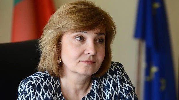 Шефката на НАП е била на Мачу Пикчу при хакването на агенцията