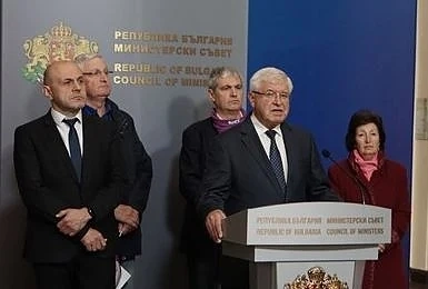 Увеличават парите на болниците догодина с 200 млн. лв., 3/4 от тях ще бъдат за заплати 