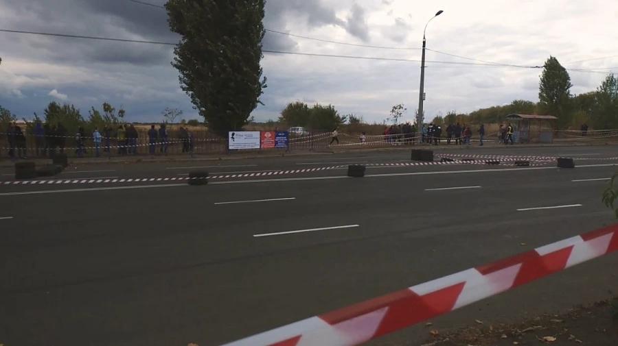 Кола на рали се вряза в публиката 