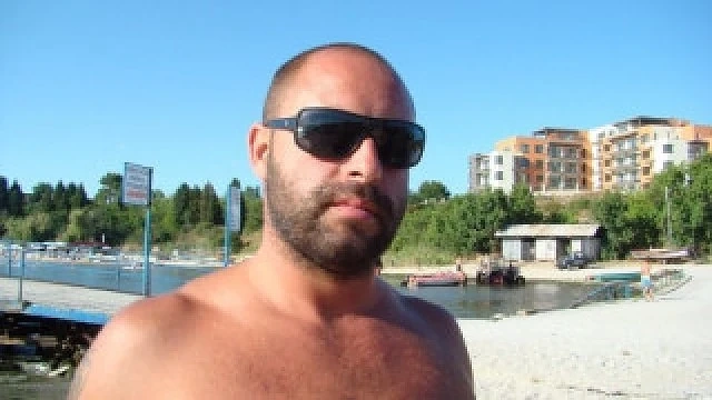 Жители на родопски села не спират да търсят парите на Жоро Милионера