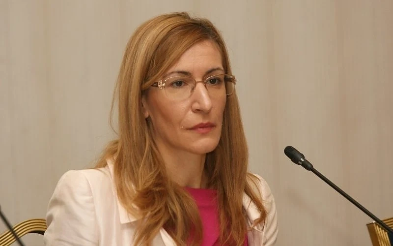 Ангелкова: Застраховките на туроператорите покриват само щетите за туристите