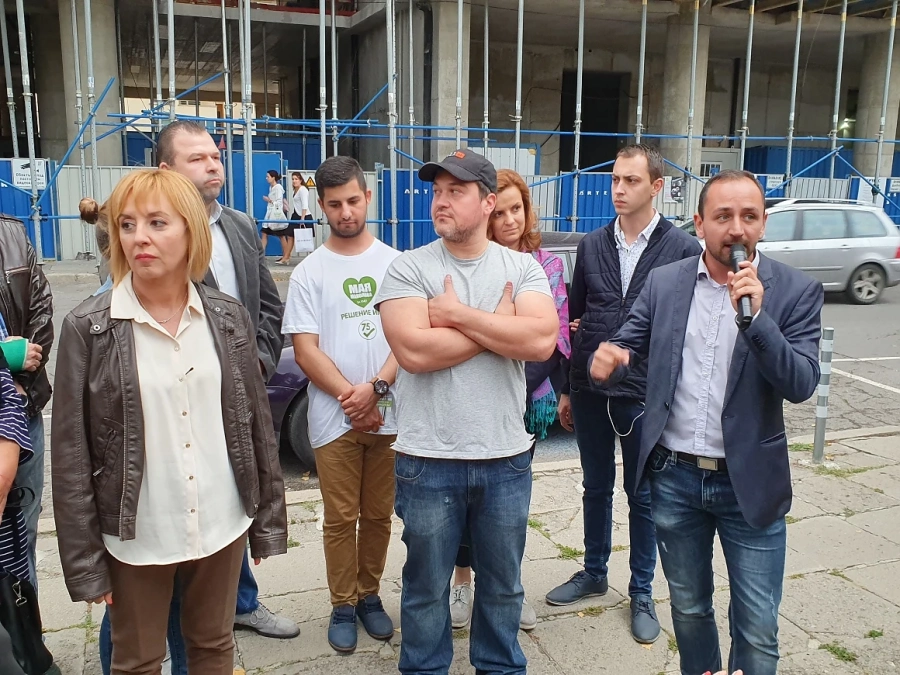 Лъсна истината на комитет \