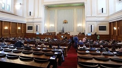 НС излиза в предизборна ваканция