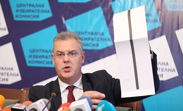 Говорителят на ЦИК Александър Андреев: Първите камиони с бюлетини поеха към пет областни града