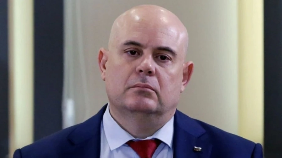 Приключи изслушването на Иван Гешев във ВСС, София остава блокирана
