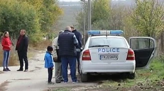 Прокуратурата разследва склоняване към самоубийство в случая с починалото дете в Кардам
