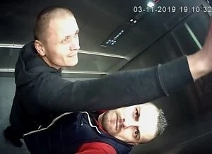МВР издирва тези вандали, които съсипаха нов асансьор в болница