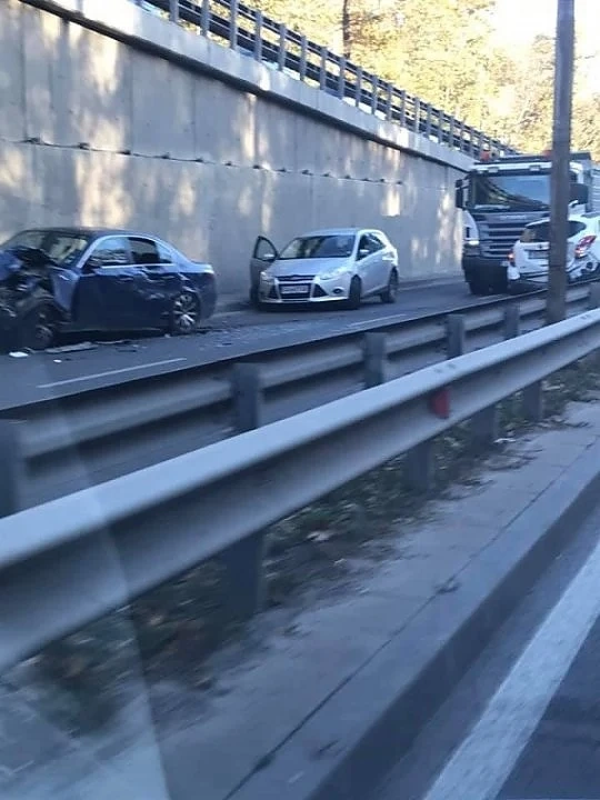 Верижна катастрофа затрудни движението по столичен булевард