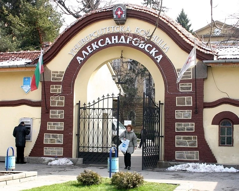 Държавата набързо намери пари за ремонт на Александровска след закани за протест