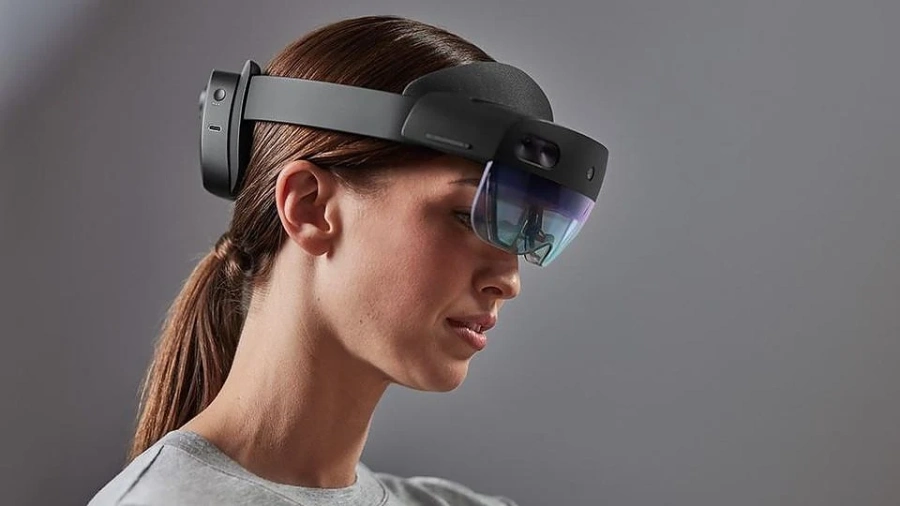 Microsoft пуска новите очила за добавена реалност HoloLens 2