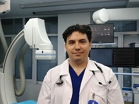 Млад кардиолог от “МБАЛ Пазарджик” спасява пет пациента за едно денонощие