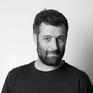 „Израснах, заобиколен от нередности, наркотрафиканти и дилъри на дрога“