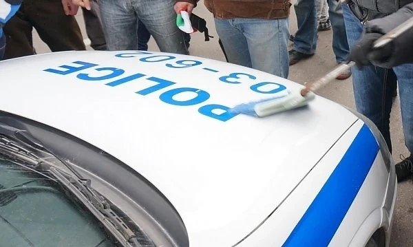 Издирват избягал арестант, нападнал полицай с метла