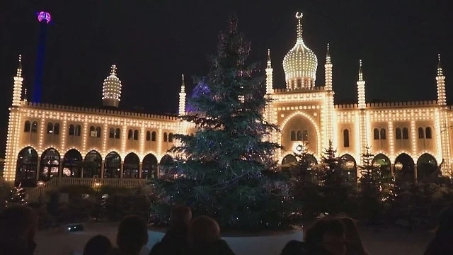 Копенхаген украси коледната си елха с кристали Сваровски