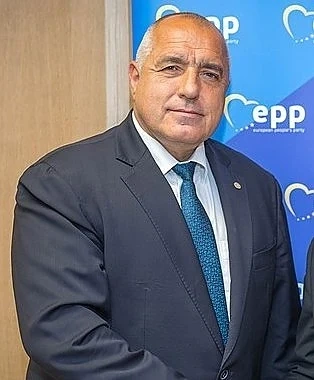 Борисов отива в парламента да отговаря на Нинова