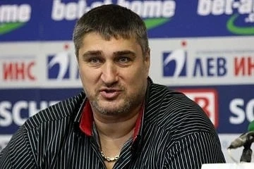 Издигат Любо Ганев за президент на БФВ на 27 ноември