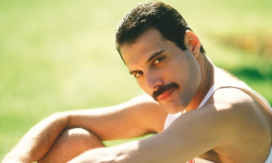 28 години от смъртта на гениалния вокалист на Queen Фреди Меркюри