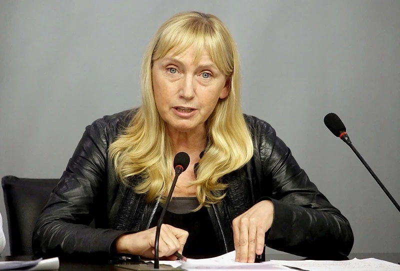 Цацаров е поискал имунитета на Елена Йончева и като евродепутат