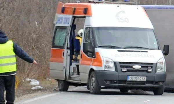 Двама души са пострадали при катастрофа на пътя София - Варна