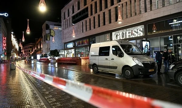 Арестуваха нападателя, намушкал трима младежи в Хага